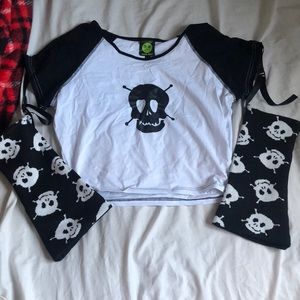 Tshirt with arm warmers